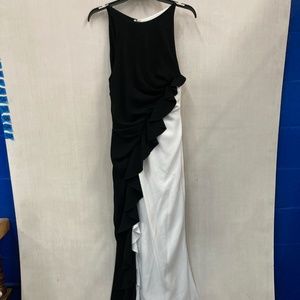 Talbot Runhof PRET Size Black/White Rufflle Formal